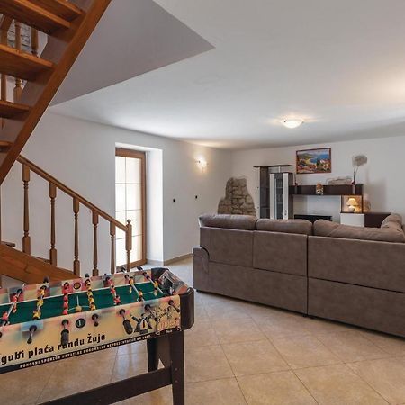 Lovely Home In Visnjan With Outdoor Swimming Pool Zewnętrze zdjęcie