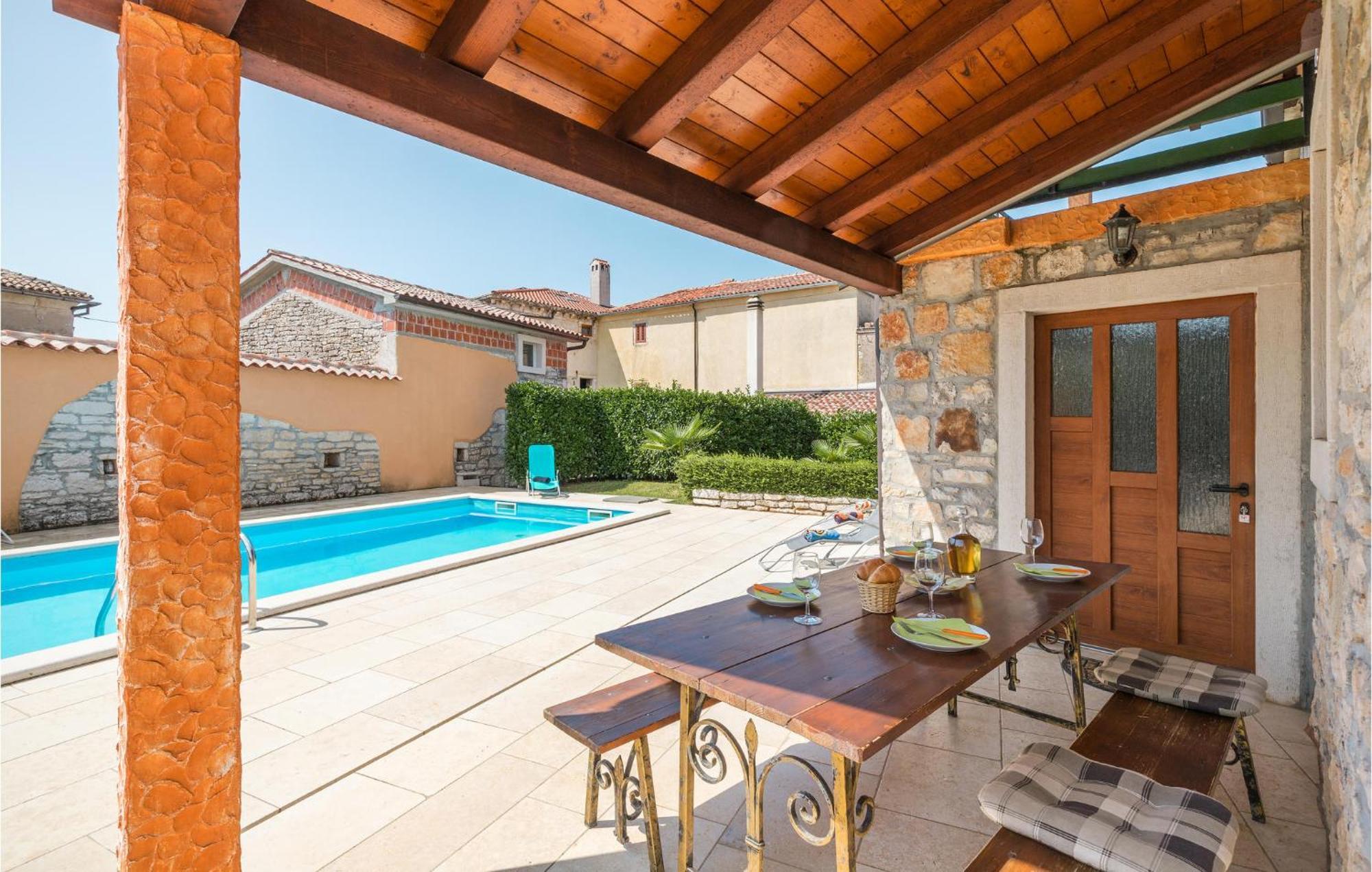 Lovely Home In Visnjan With Outdoor Swimming Pool Zewnętrze zdjęcie