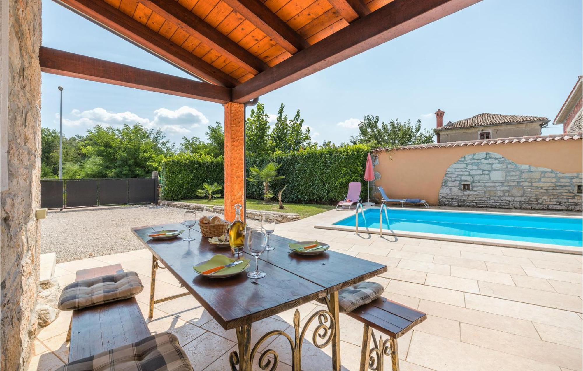Lovely Home In Visnjan With Outdoor Swimming Pool Zewnętrze zdjęcie